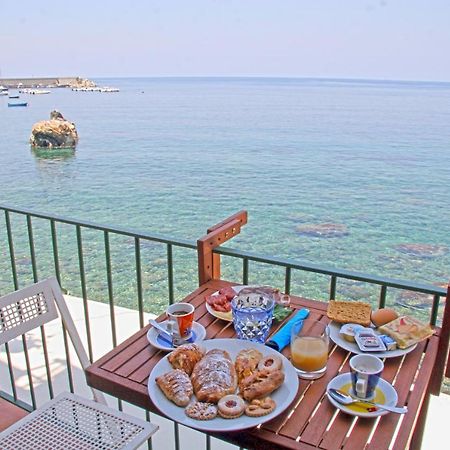 Bb Il Generale Bed and Breakfast Scilla Exteriör bild