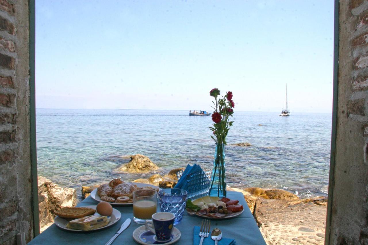 Bb Il Generale Bed and Breakfast Scilla Exteriör bild